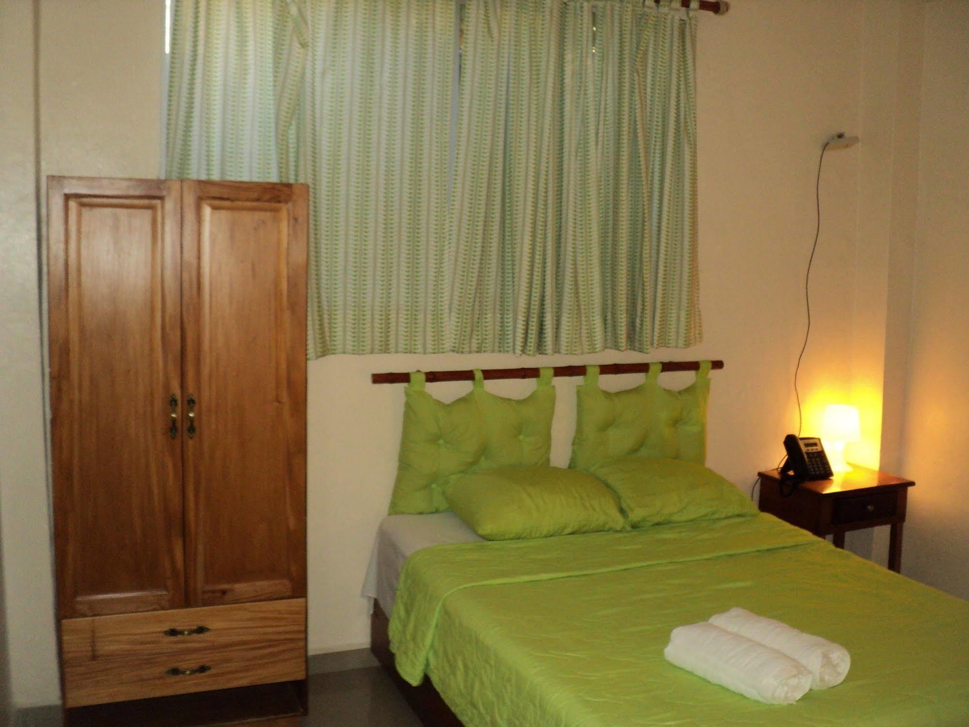 Hostal Los Jensen Playa Dorada Екстериор снимка